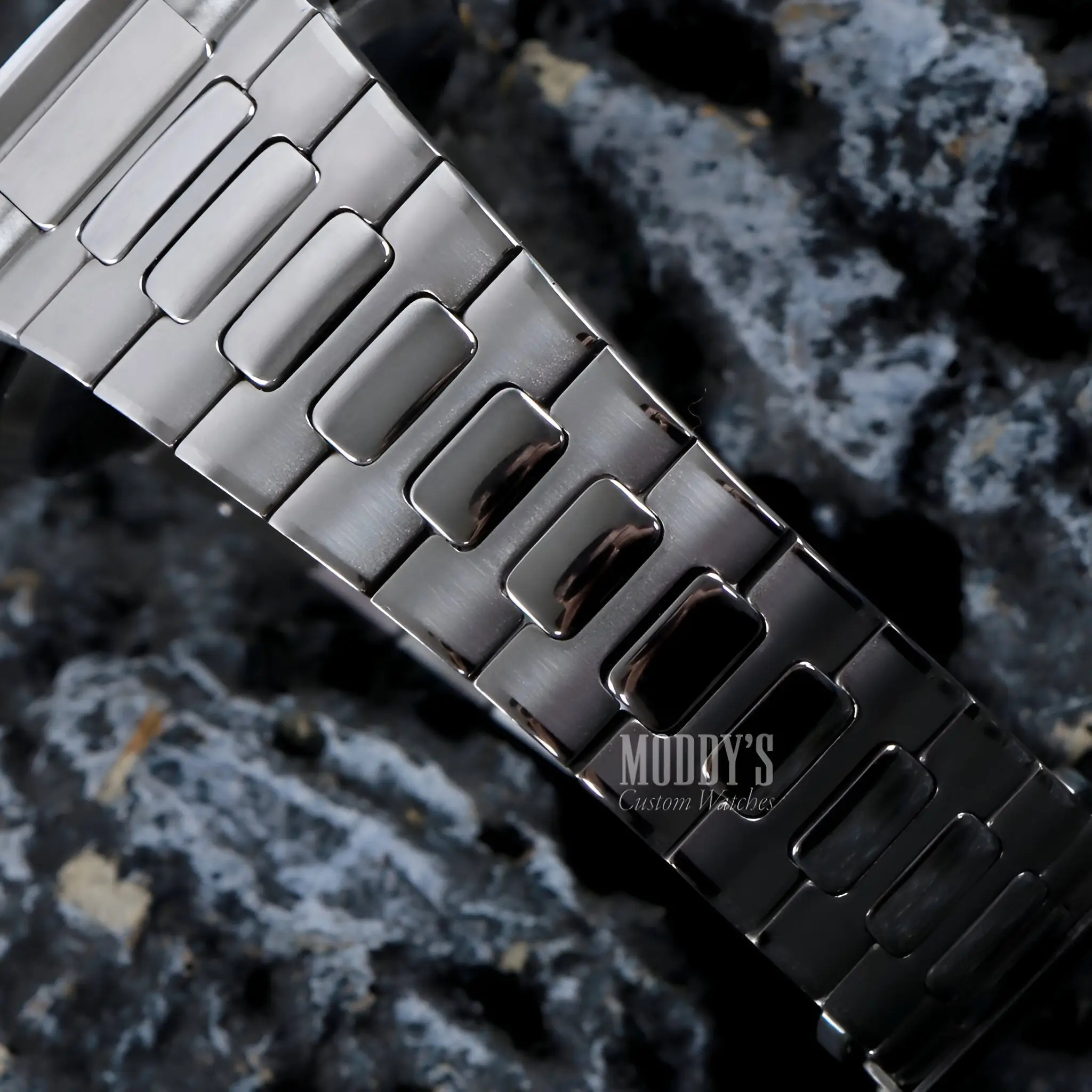 Nautiko | Black - Image 3